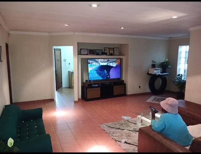 3 BEDROOM HOUSE FOR SALE IN ELANDSHAVEN